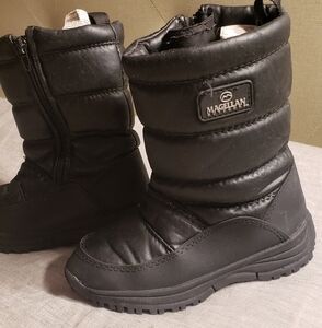 Snow Boots Child Size 12 Magellan Waterproof Insulated